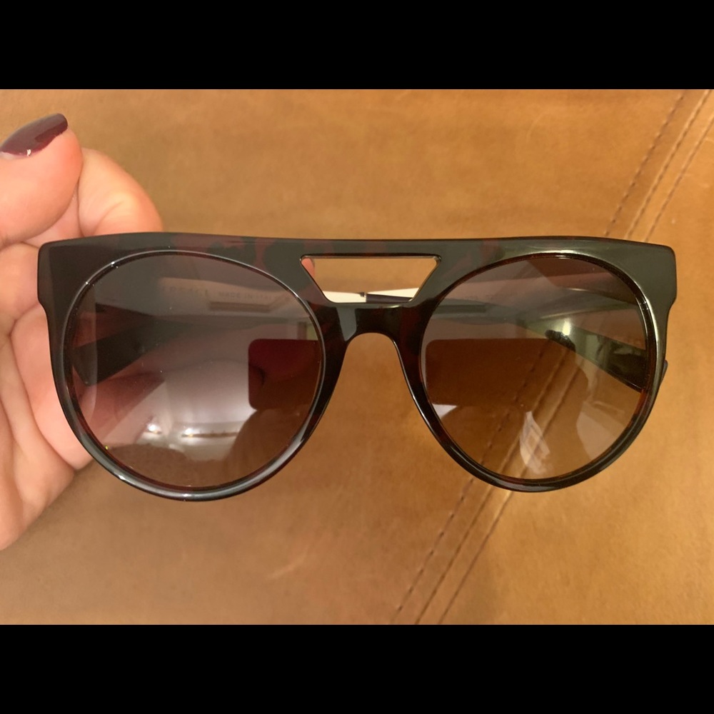 Versace Sunglasses - Picture 7 of 10